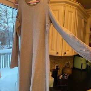 Sol Angeles brand dress size M cold shoulder gray waffle fabric soft and stylish